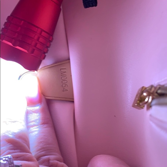 Authentic  Louis Vuitton Houston Vernice - Picture 6 of 7